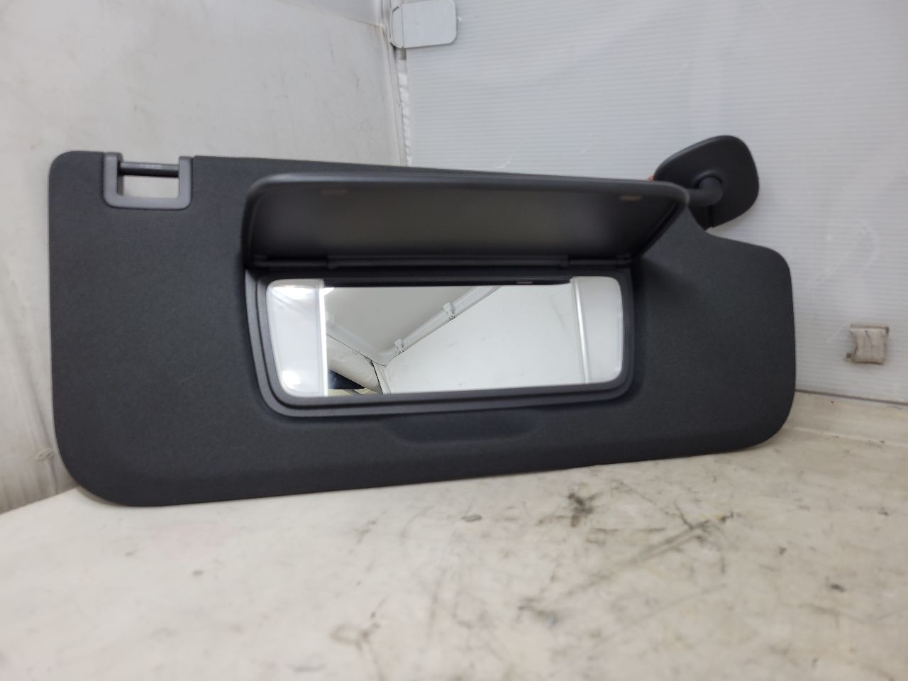 2021 SIERRA150 RH PASSENGER LIGHT SUN VISOR BLACK 26826 - image 7
