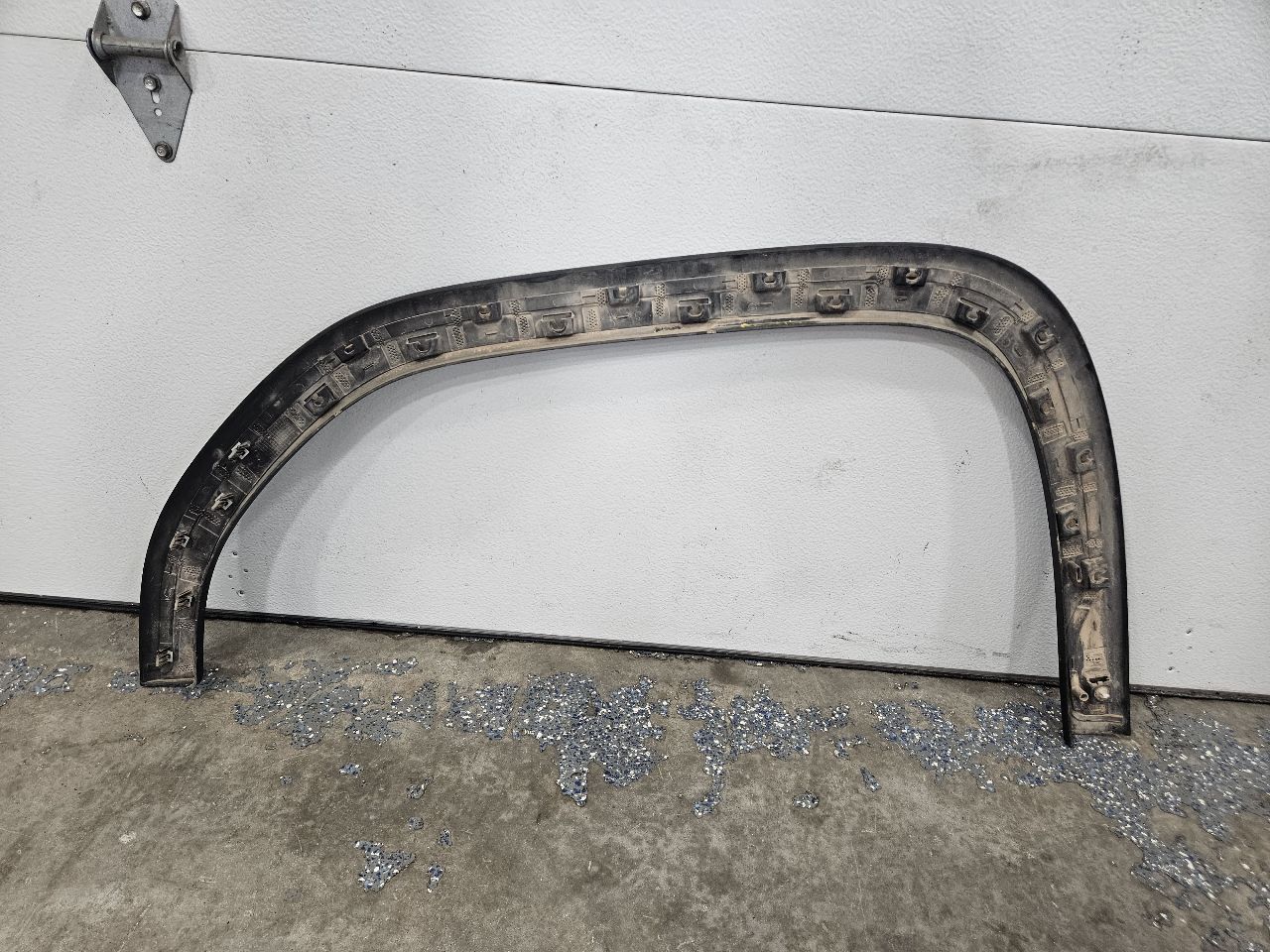 2019 SIERRA150 PASSENGER FRONT FENDER FLARE OEM 844 26848 - image 8