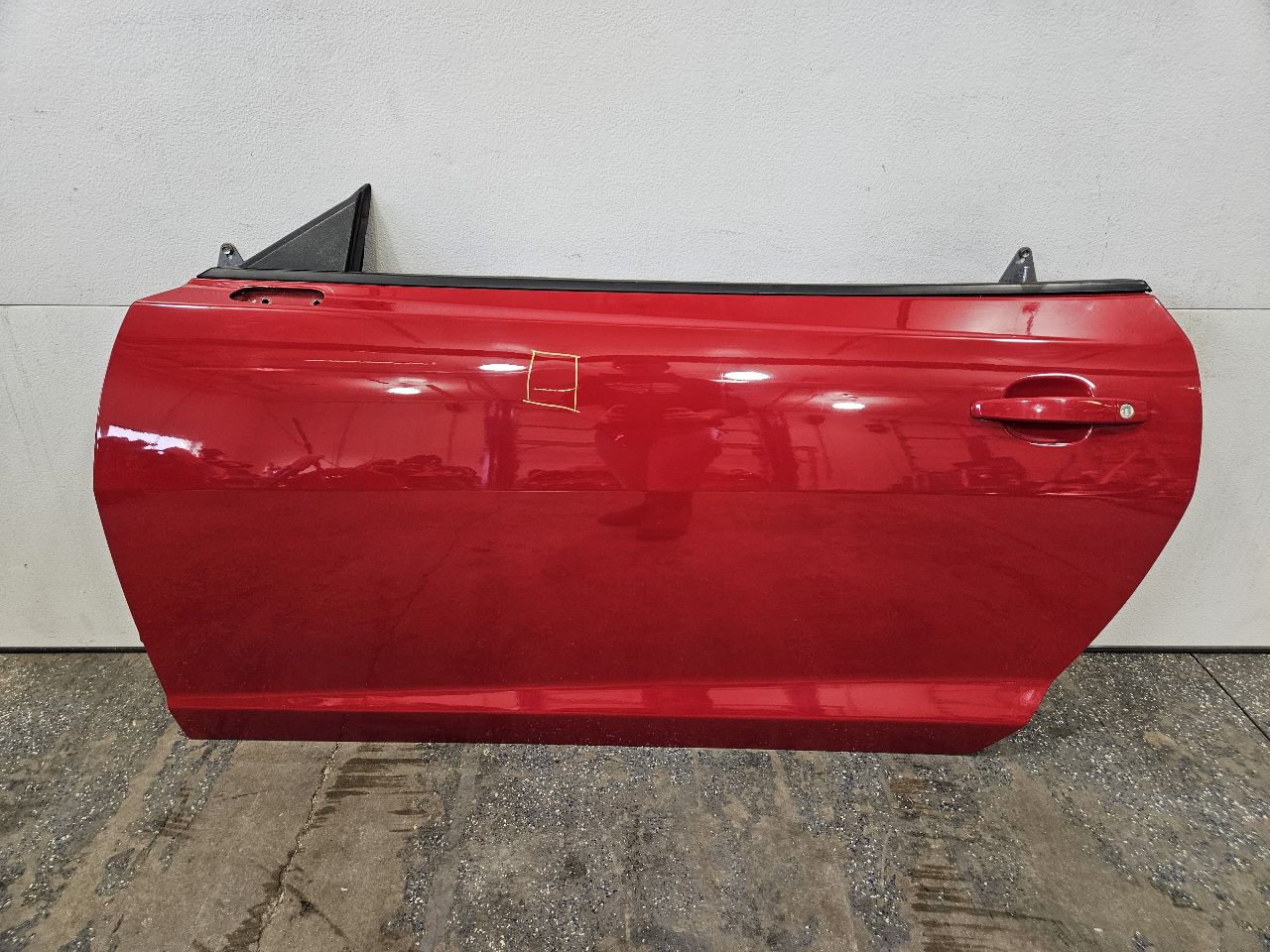2013 CAMARO LH DRIVER DOOR VICTORY RED GCN 26884 - image 1