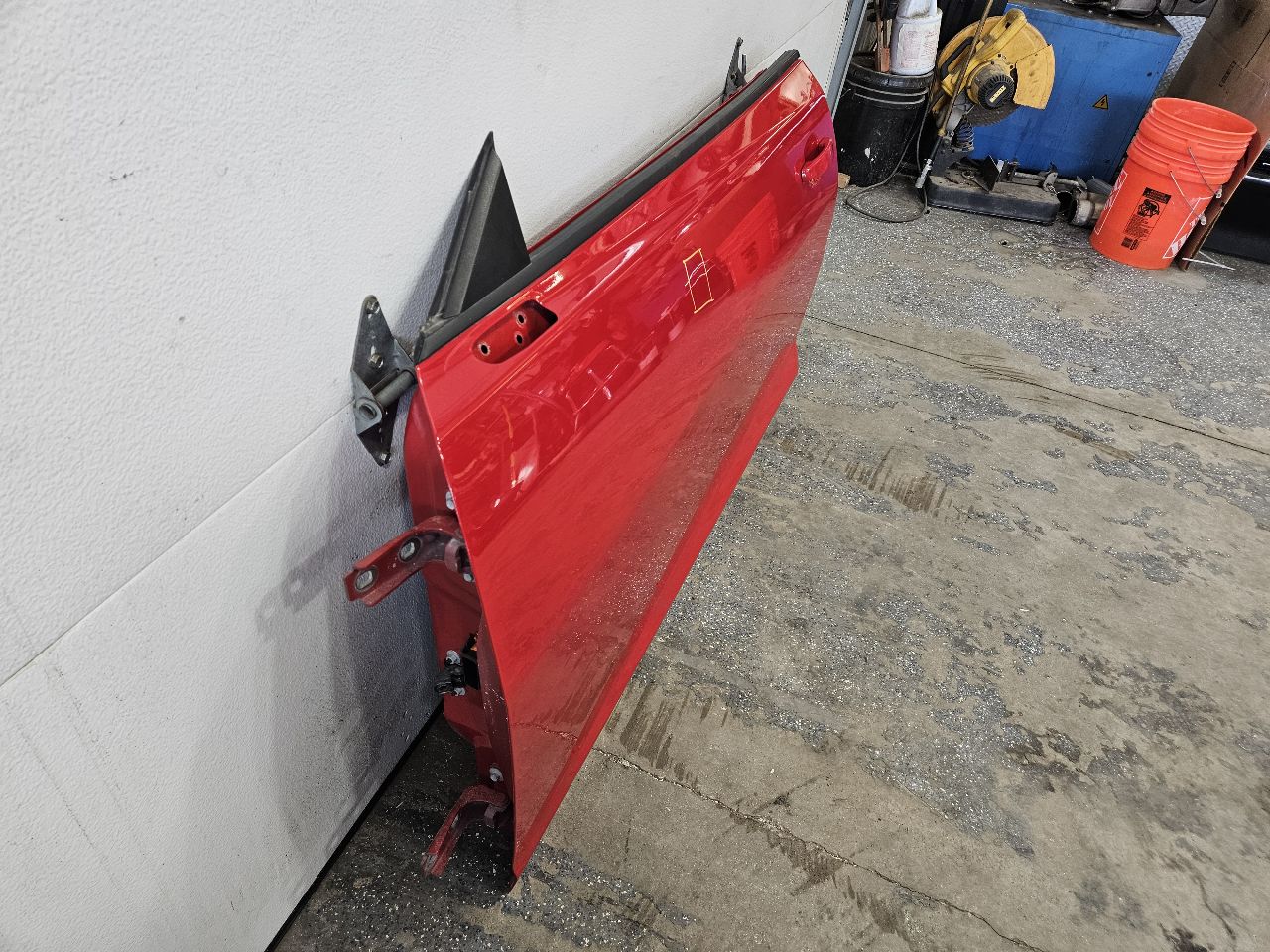 2013 CAMARO LH DRIVER DOOR VICTORY RED GCN 26884 - image 3