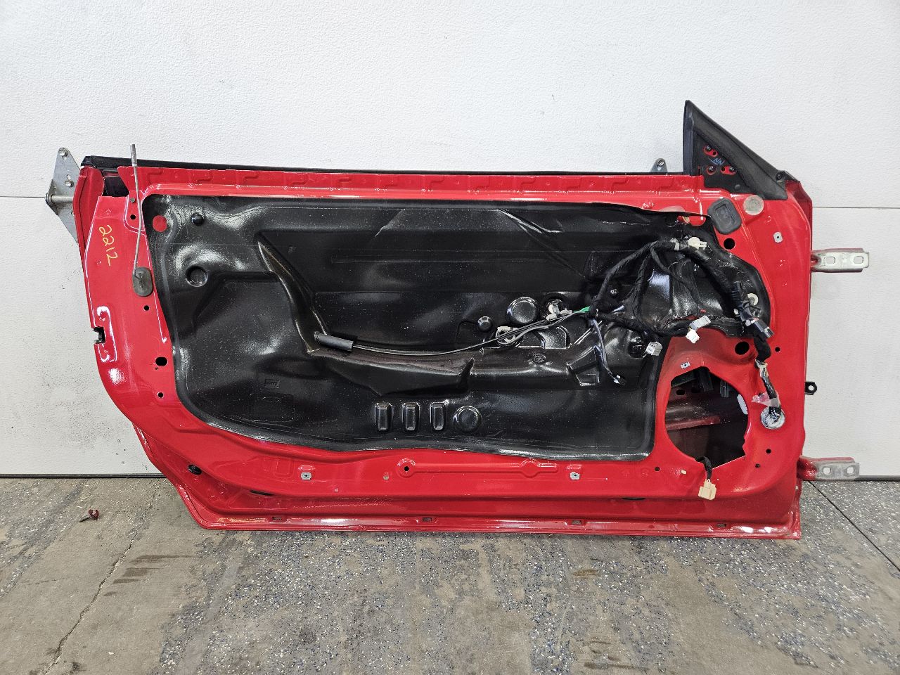 2013 CAMARO LH DRIVER DOOR VICTORY RED GCN 26884 - image 9