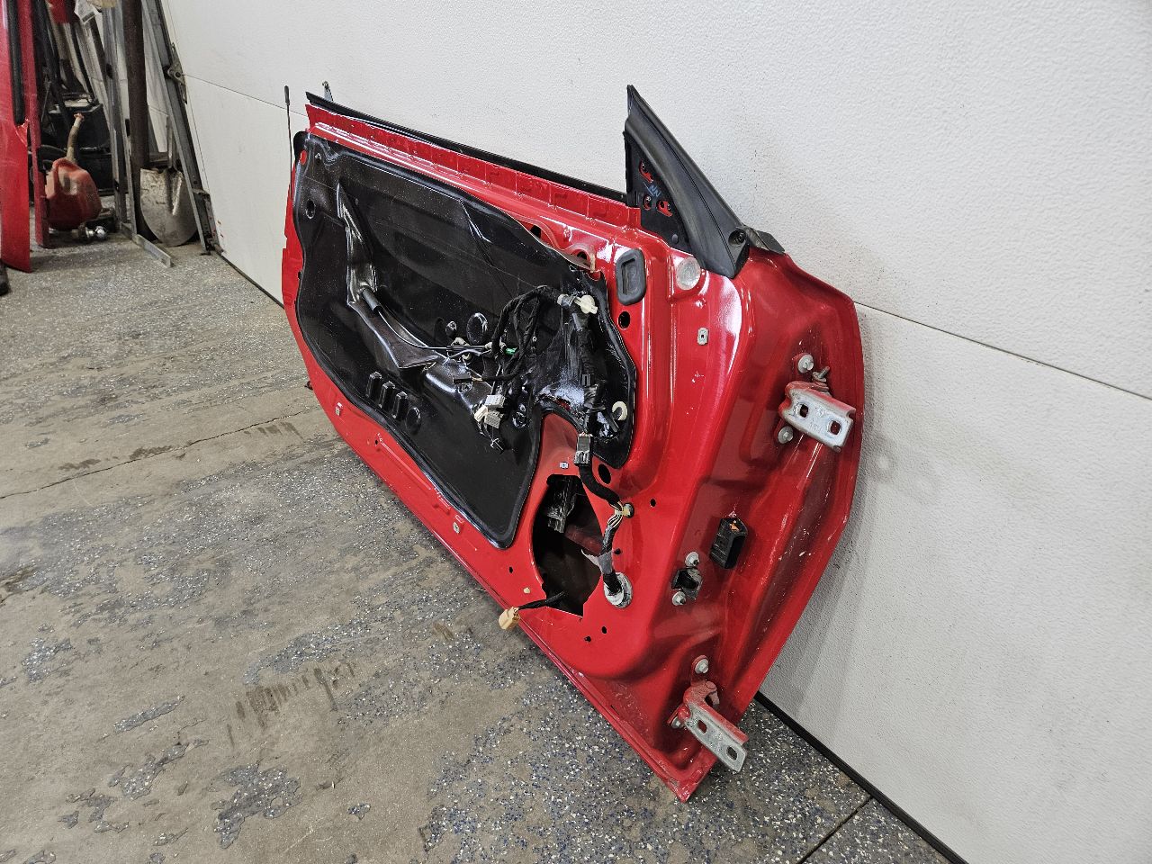 2013 CAMARO LH DRIVER DOOR VICTORY RED GCN 26884 - image 10