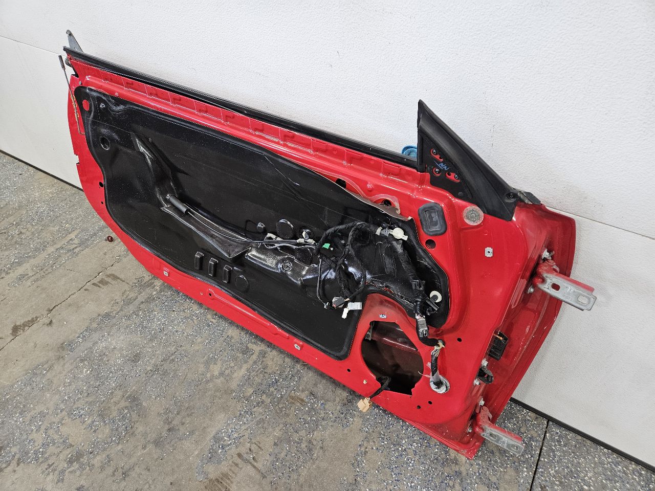 2013 CAMARO LH DRIVER DOOR VICTORY RED GCN 26884 - image 11