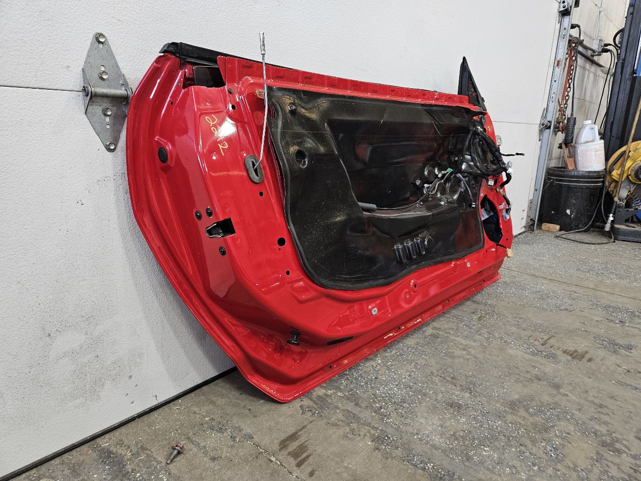 2013 CAMARO LH DRIVER DOOR VICTORY RED GCN 26884 - image 13