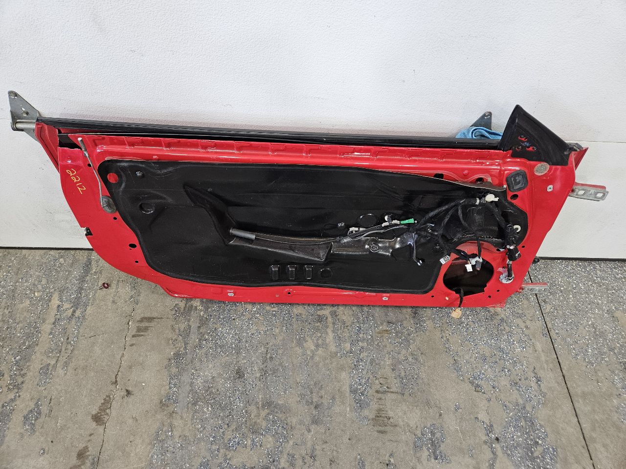 2013 CAMARO LH DRIVER DOOR VICTORY RED GCN 26884 - image 14