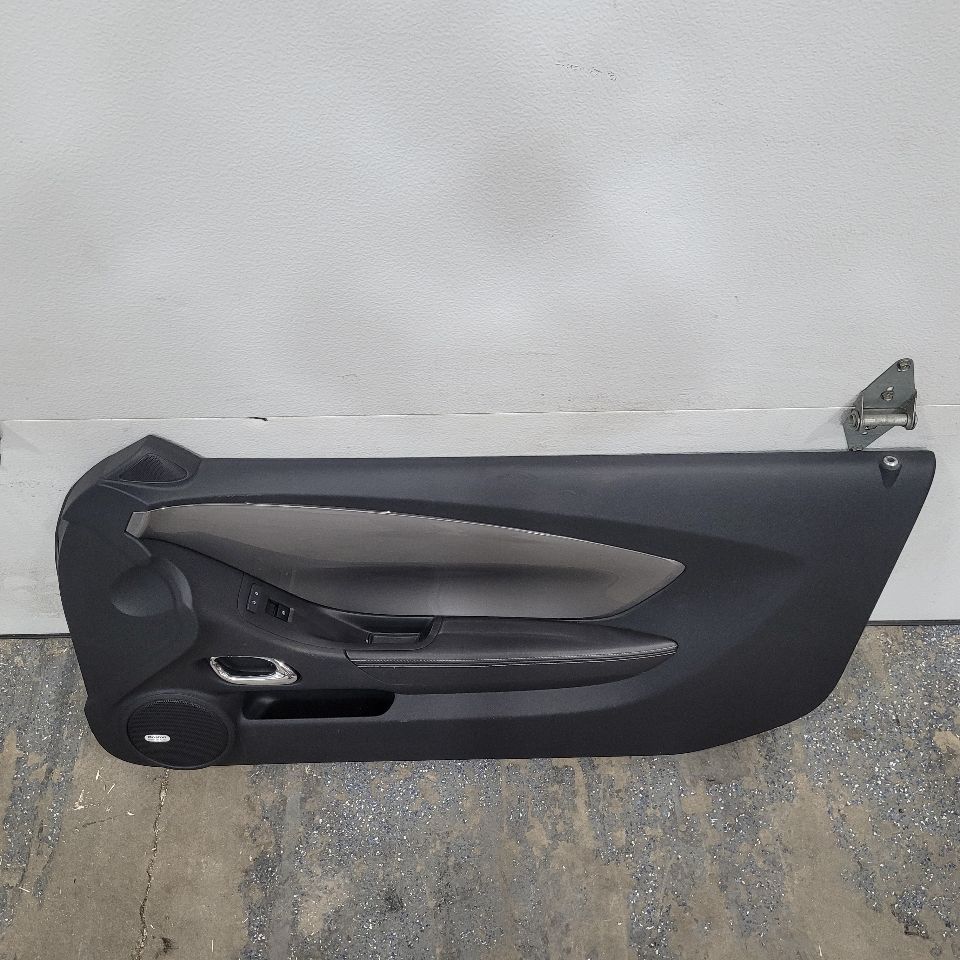 2013 CAMARO RH FRONT DOOR PANEL BLACK SILVER ABL 26892 - image 2