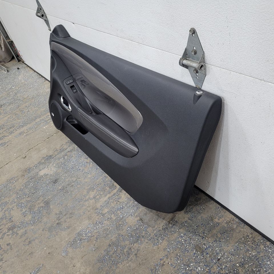 2013 CAMARO RH FRONT DOOR PANEL BLACK SILVER ABL 26892 - image 3