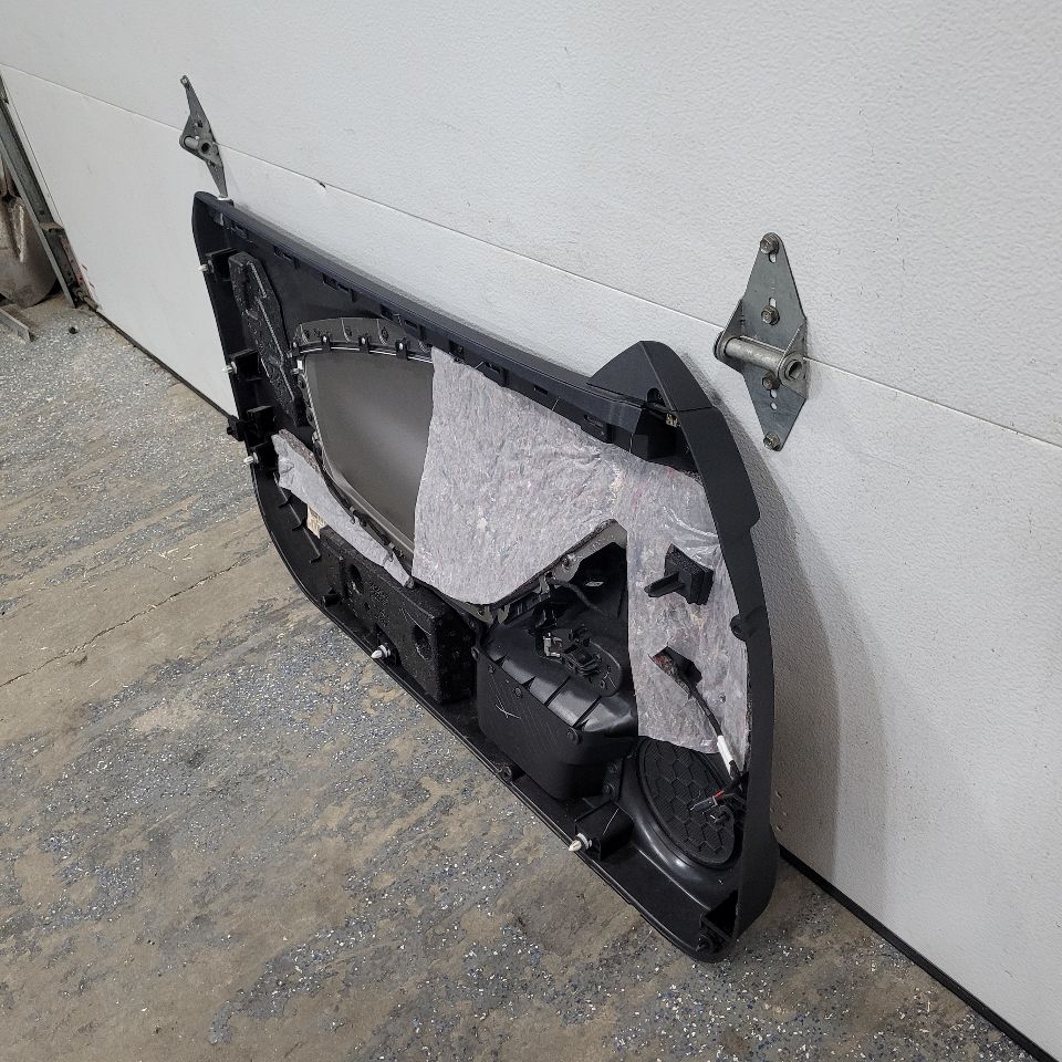 2013 CAMARO RH FRONT DOOR PANEL BLACK SILVER ABL 26892 - image 8