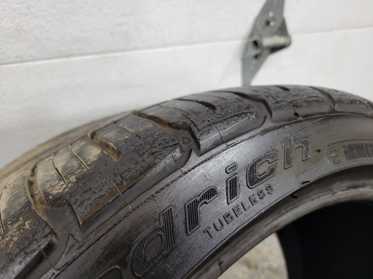 2013 CAMARO BFGoodrich g-Force Comp 2 285/35ZR20 26953 - image 7