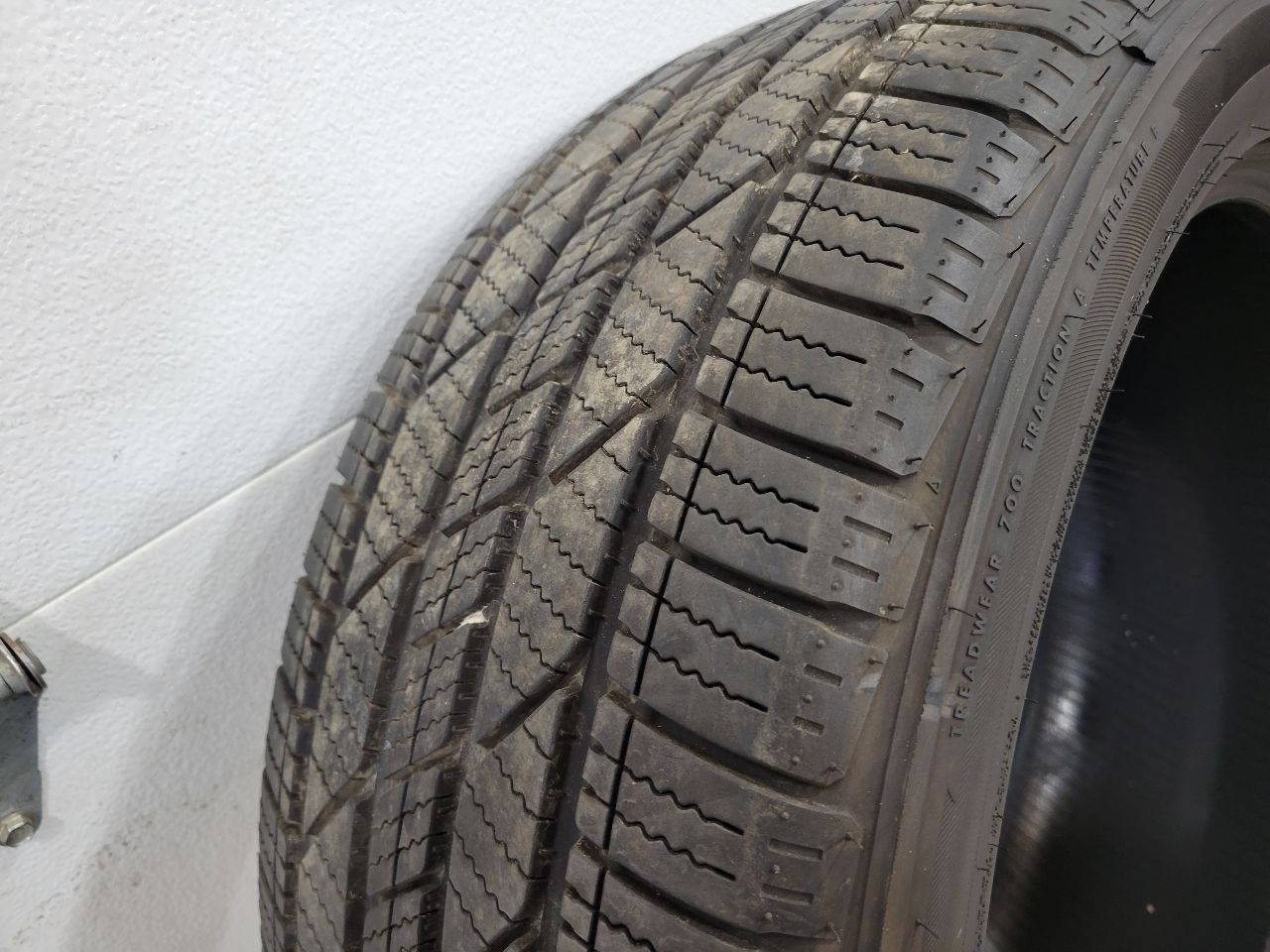 2016 ESCALADE BRIDGESTONE DUELER LX 285/45R22 26954 - image 1