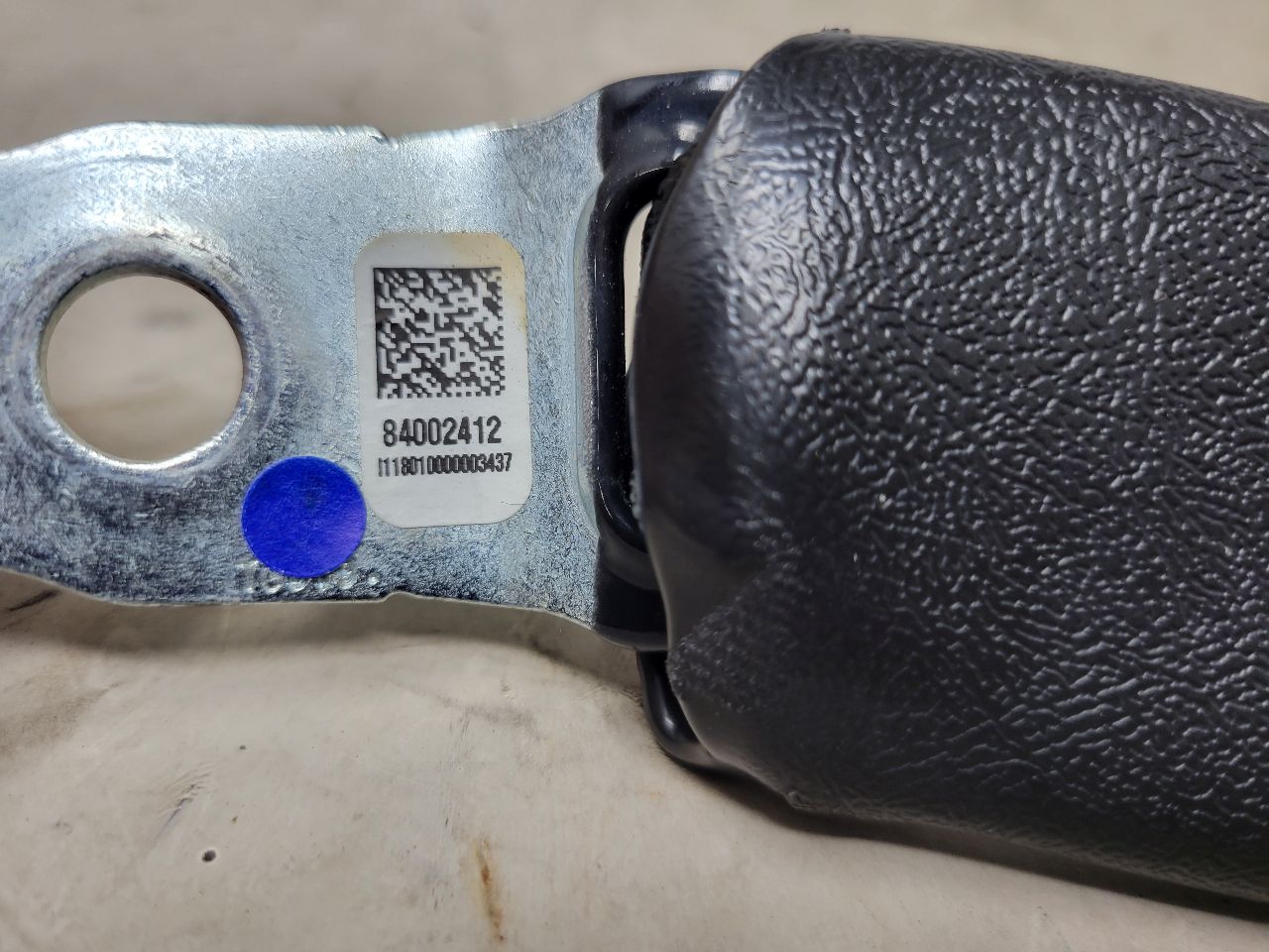 2018 CAMARO REAR SEAT BELT BUCKLE FITS LH OR RH 26963 - image 7