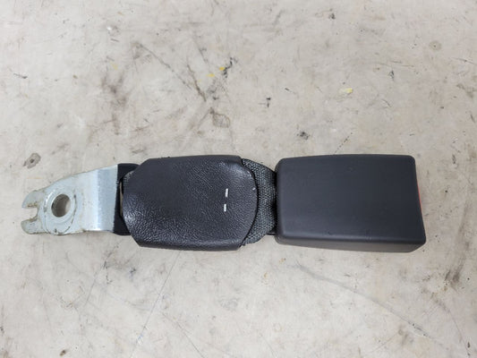 2018 CAMARO REAR SEAT BELT BUCKLE FITS LH OR RH 26964 - image 1