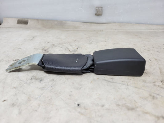 2018 CAMARO REAR SEAT BELT BUCKLE FITS LH OR RH 26964 - image 2
