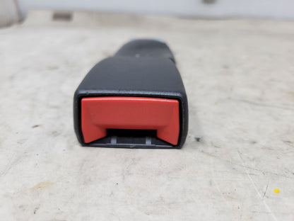 2018 CAMARO REAR SEAT BELT BUCKLE FITS LH OR RH 26964 - image 3