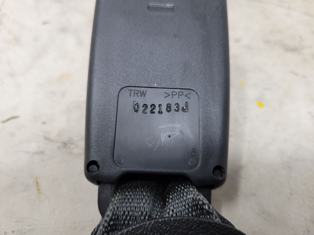 2018 CAMARO REAR SEAT BELT BUCKLE FITS LH OR RH 26964 - image 7