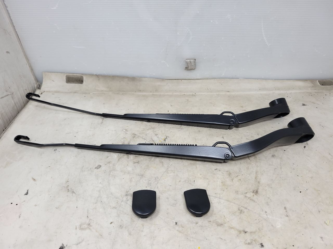 2018 CAMARO WINDSHIELD WIPER ARMS PAIR LH RH 26966 - image 1
