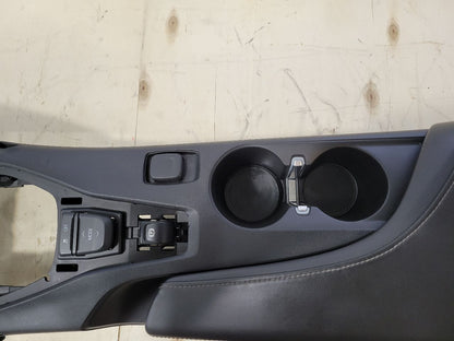 2018 CAMARO 2SS CENTER CONSOLE WIRELESS CHARGER 26977 - image 10