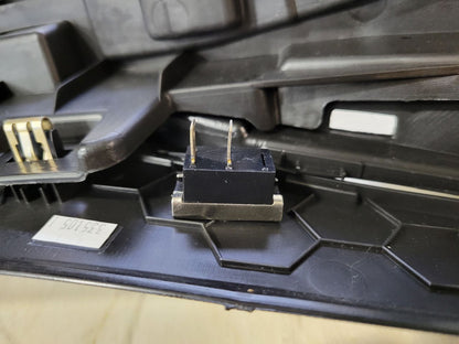 2018 CAMARO 2SS CENTER CONSOLE WIRELESS CHARGER 26977 - image 13