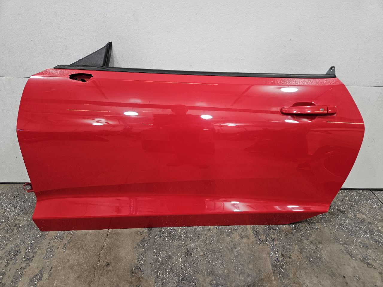 2018 CAMARO LH DOOR PULL ME OVER RED G7C 130X 26978 - image 1