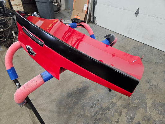 2018 CAMARO SS 1LE DECKLID & SPOILER RED G7C 26981 - image 2