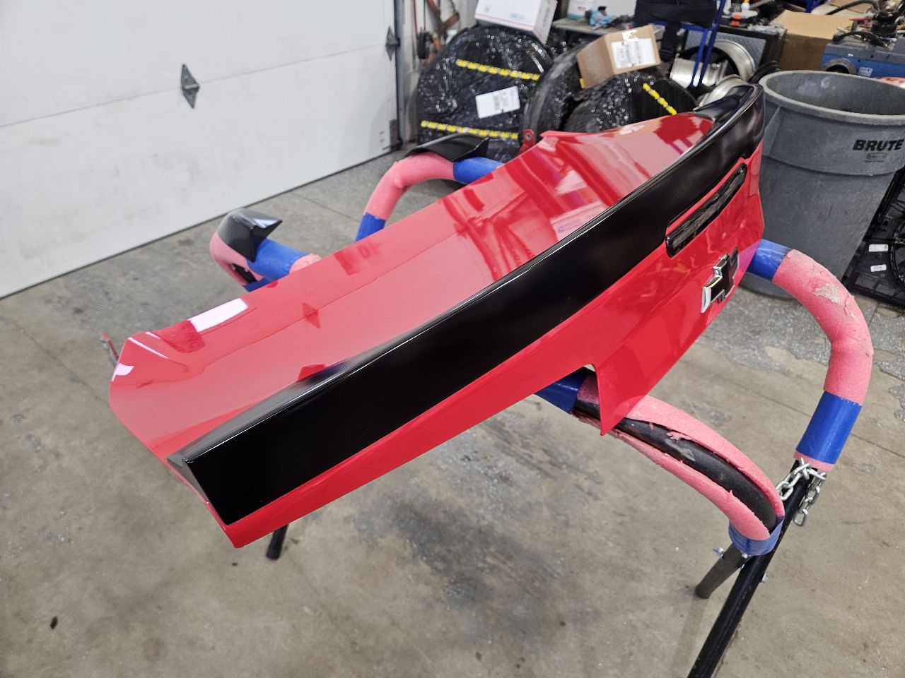 2018 CAMARO SS 1LE DECKLID & SPOILER RED G7C 26981 - image 3