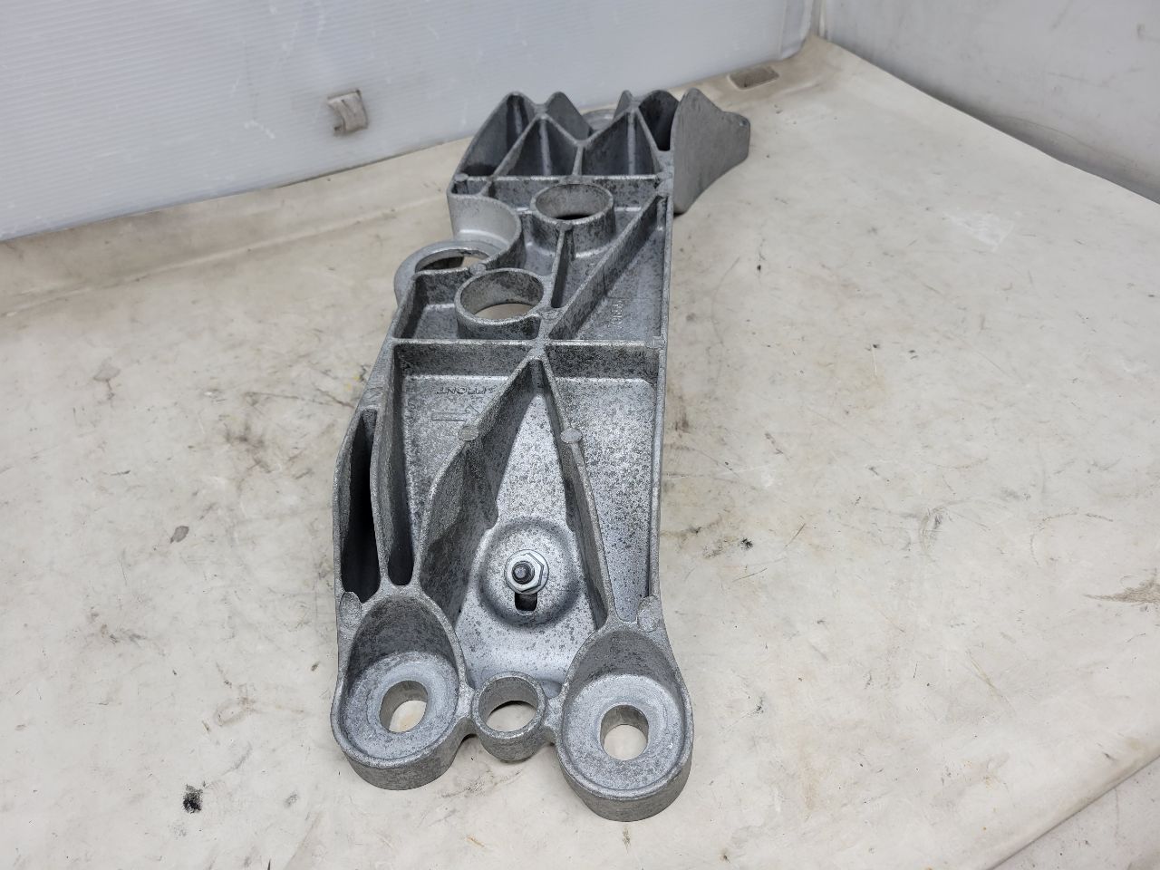 2018 CAMARO SS M6 TR6060 TRANS CROSSMEMBER 26986 - image 7