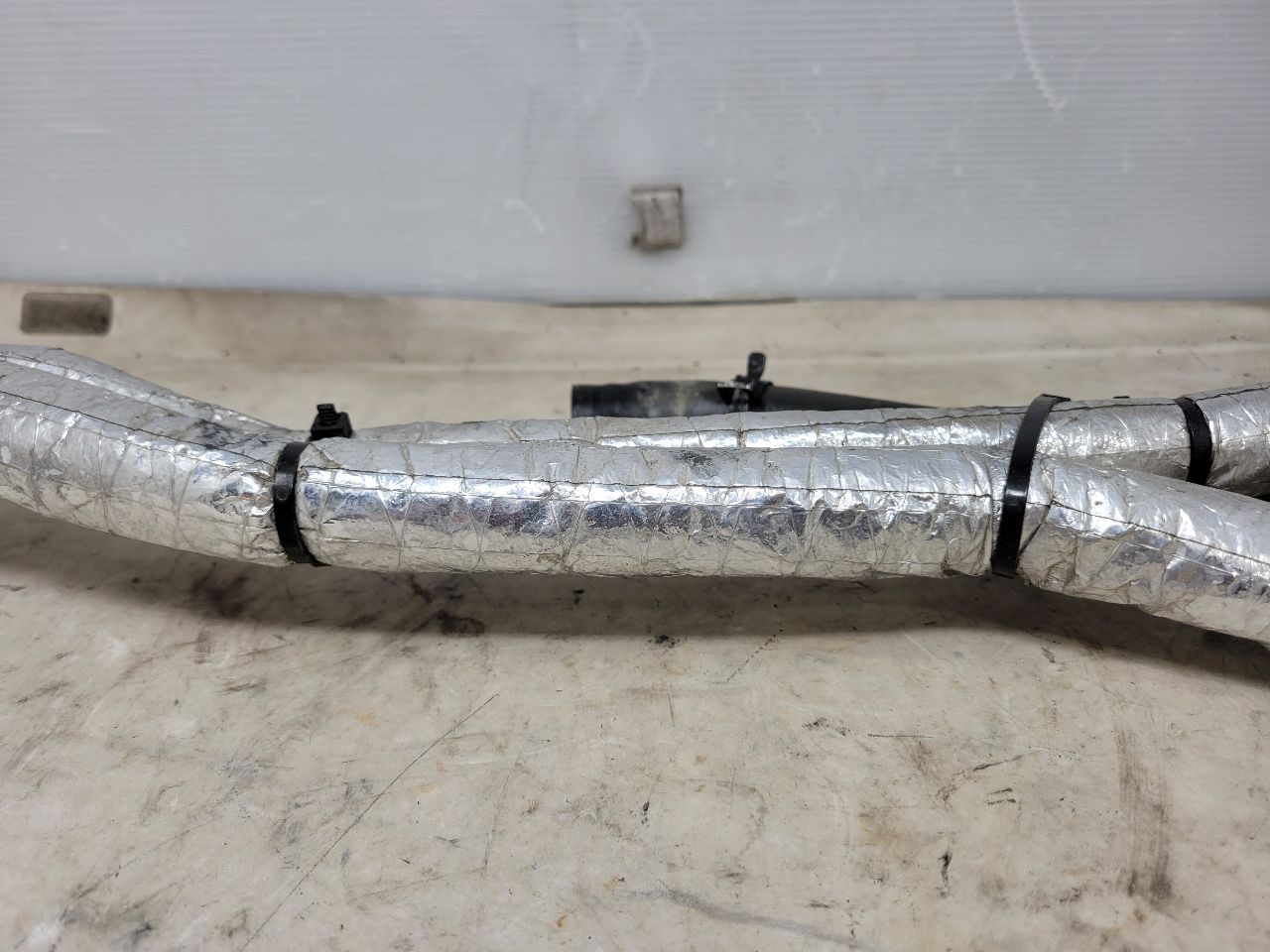 2018 CAMARO 6.2L HEATER HOSES INLET & OUTLET 27006 - image 4