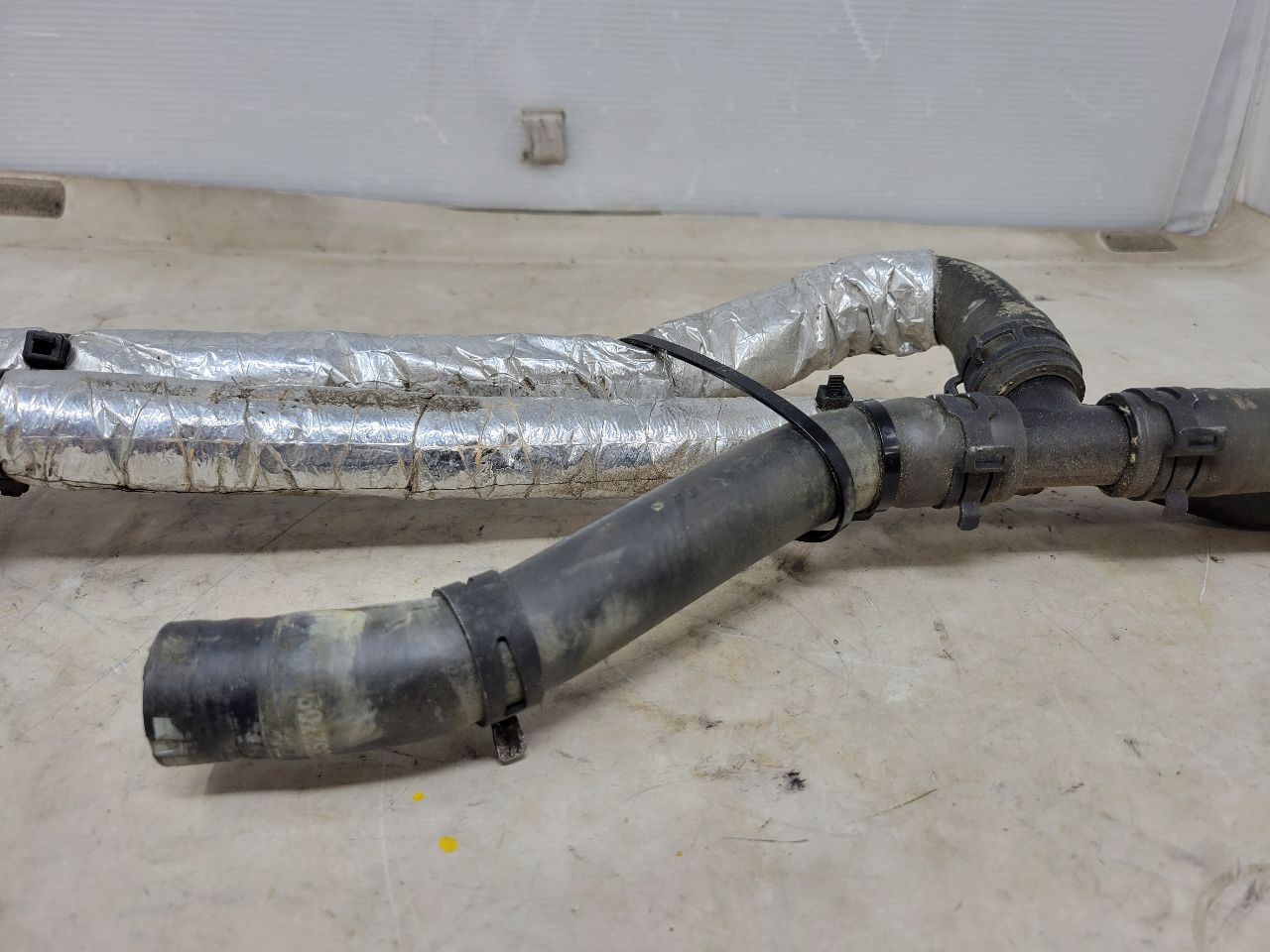 2018 CAMARO 6.2L HEATER HOSES INLET & OUTLET 27006 - image 9