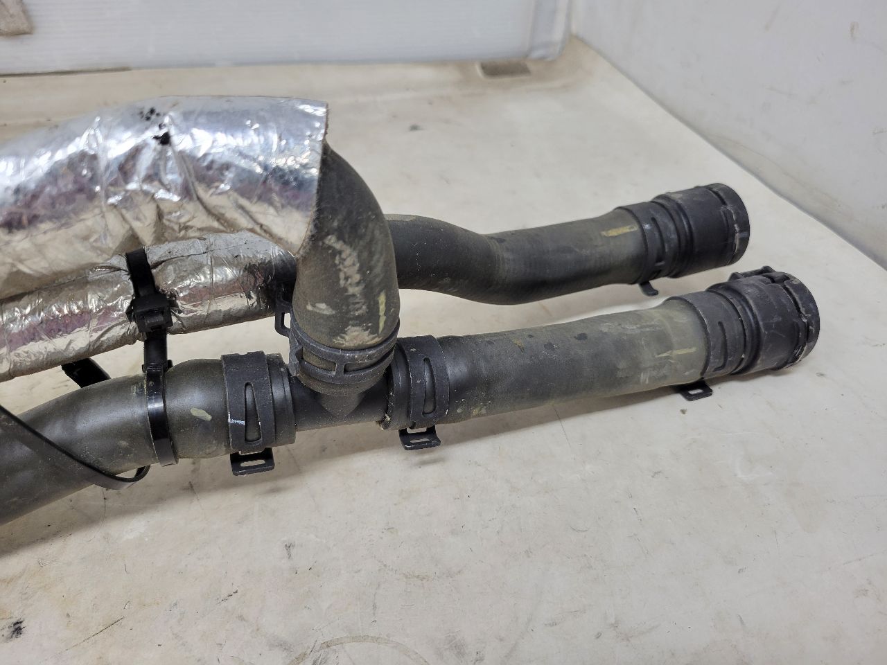 2018 CAMARO 6.2L HEATER HOSES INLET & OUTLET 27006 - image 11