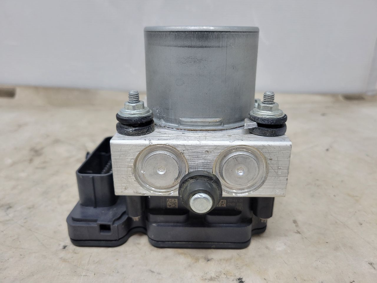 2018 CAMARO ABS BRAKE PUMP & MODULE 84244636 46K 27009 - image 2
