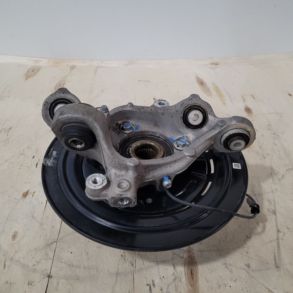 2018 CAMARO RH PASSENGER REAR SPINDLE SS 1LE 27028 - image 7