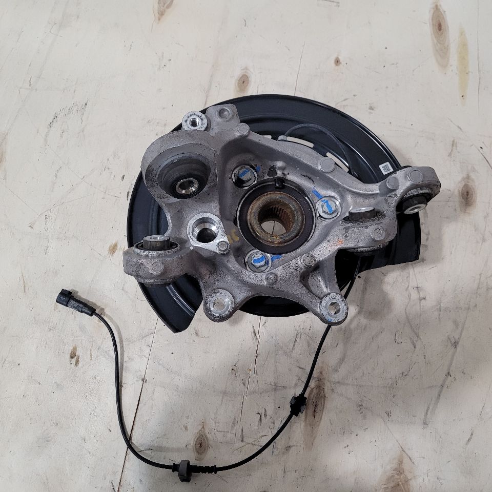 2018 CAMARO LH DRIVER REAR SPINDLE SS 1LE 27029 - image 1