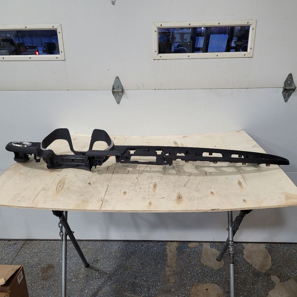 2018 CAMARO DASH BEZEL CLUSTER SURROUND TRIM 27040 - image 2