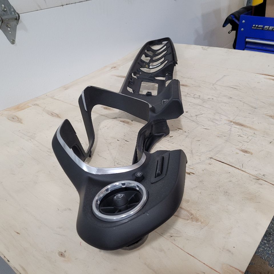 2018 CAMARO DASH BEZEL CLUSTER SURROUND TRIM 27040 - image 4