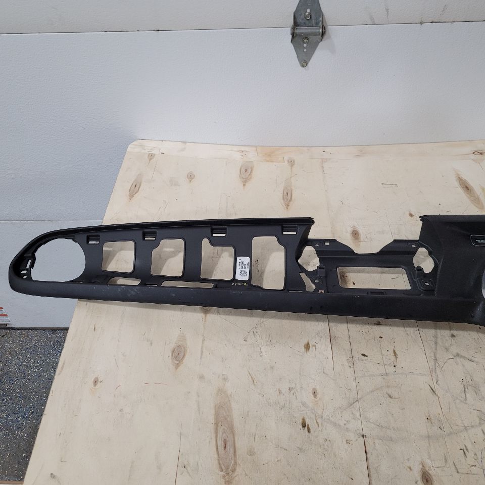 2018 CAMARO DASH BEZEL CLUSTER SURROUND TRIM 27040 - image 7