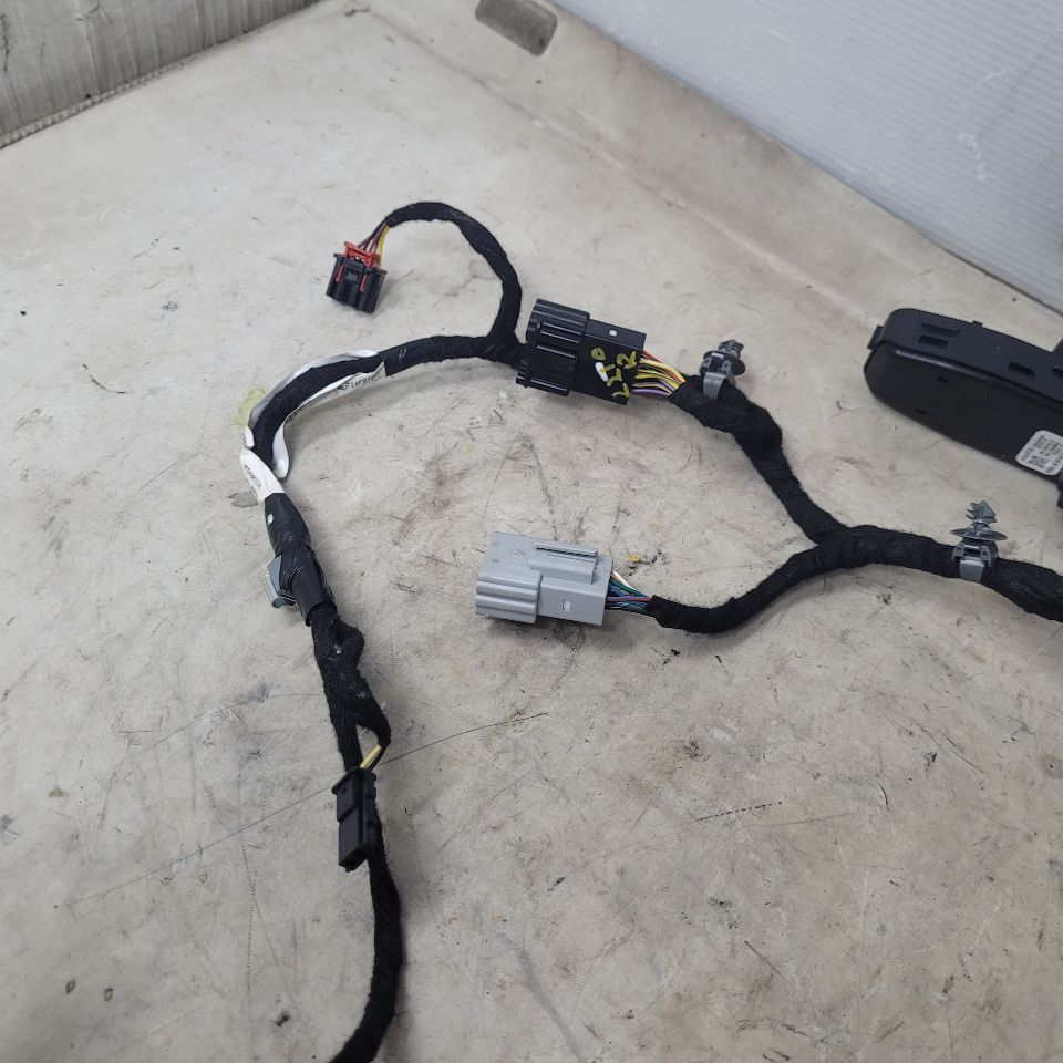 2018 CAMARO RH DOOR PANEL WIRING HARNESS 27070 - image 9