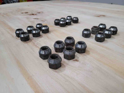 2005 YUKON LUG NUTS, OEM SET OF 24, 14x1.5 270 - image 4
