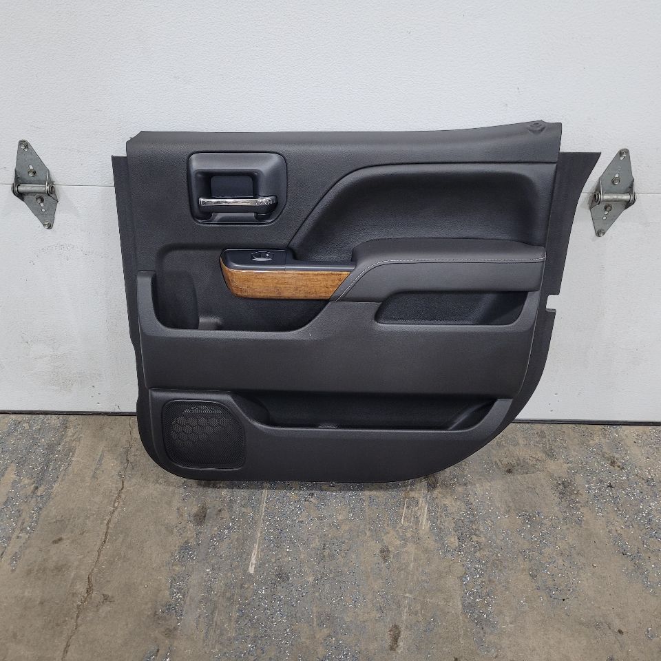 2017 SILVRDO15 RH REAR DOOR TRIM PANEL HIGH COUNTRY 27100 - image 1