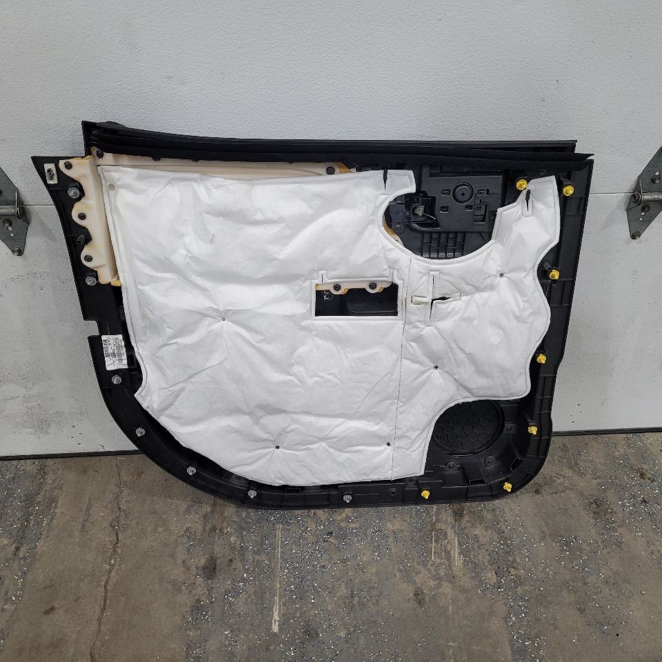 2017 SILVRDO15 RH REAR DOOR TRIM PANEL HIGH COUNTRY 27100 - image 5