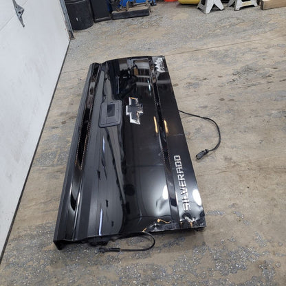 2017 SILVRDO15 TAILGATE BLACK LOWER CORNER DMG 7D2 27102 - image 2