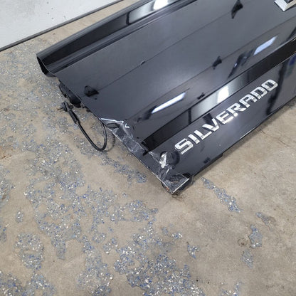 2017 SILVRDO15 TAILGATE BLACK LOWER CORNER DMG 7D2 27102 - image 4