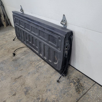 2017 SILVRDO15 TAILGATE BLACK LOWER CORNER DMG 7D2 27102 - image 12