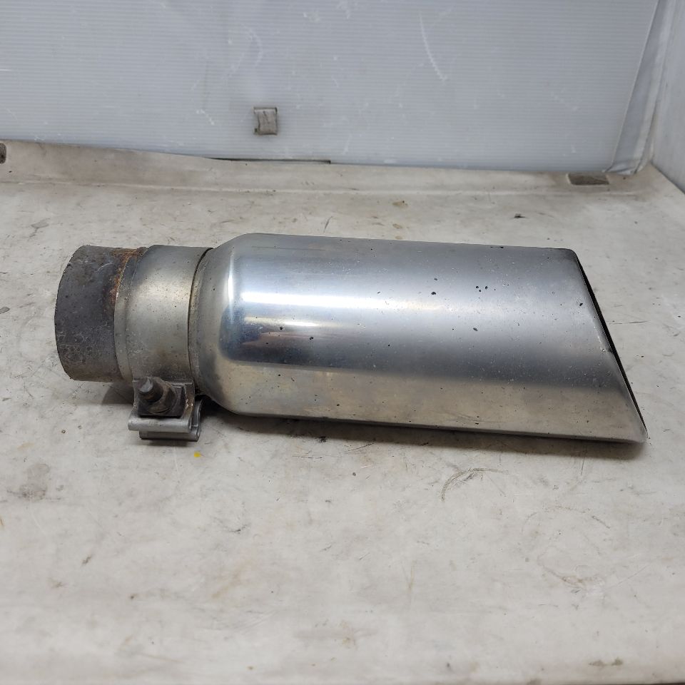 2017 SILVRDO15 6.2L HIGH COUNTRY/DENALI CHROME TIP 27104 - image 13