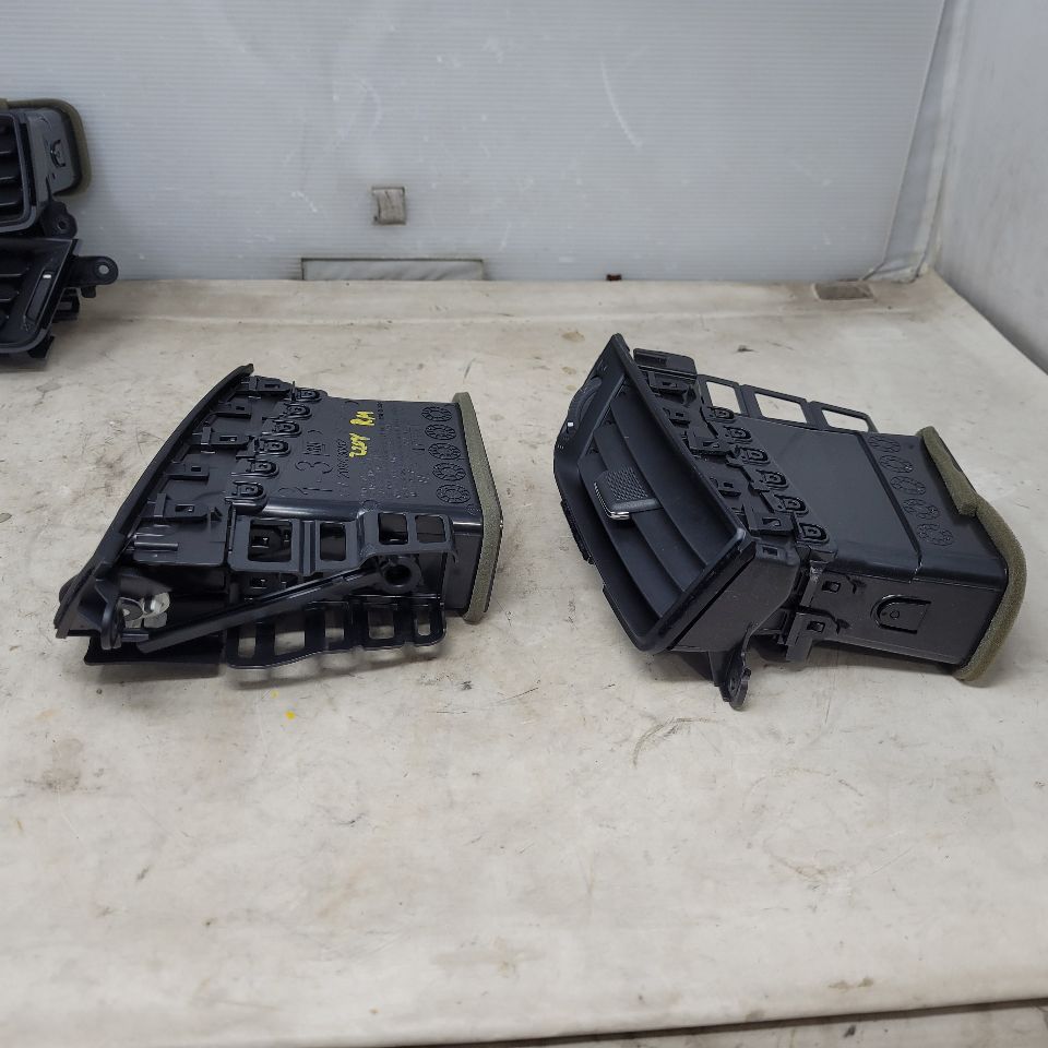 2017 SILVRDO15 SET OF 4 DASH VENTS 27106 - image 5