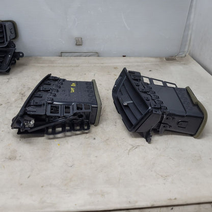 2017 SILVRDO15 SET OF 4 DASH VENTS 27106 - image 5
