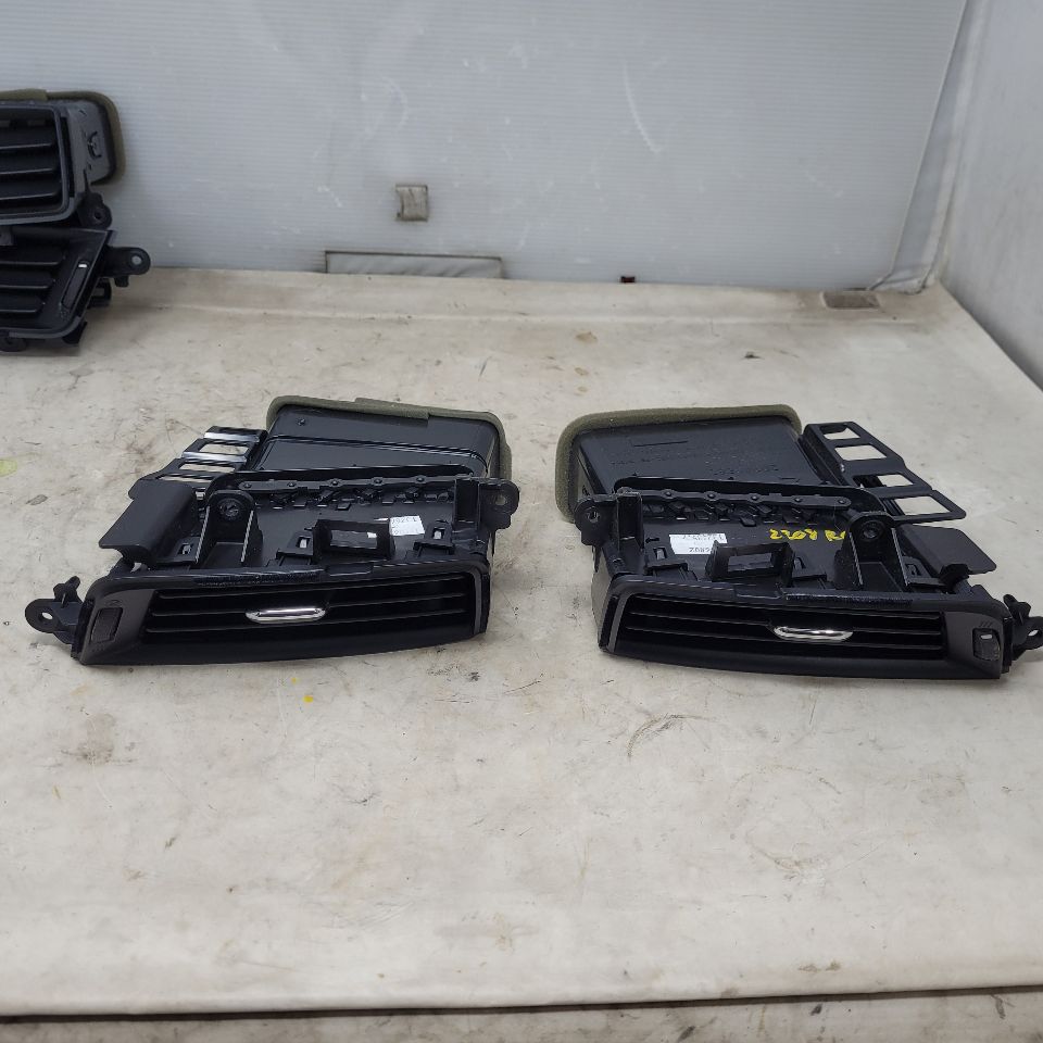 2017 SILVRDO15 SET OF 4 DASH VENTS 27106 - image 6