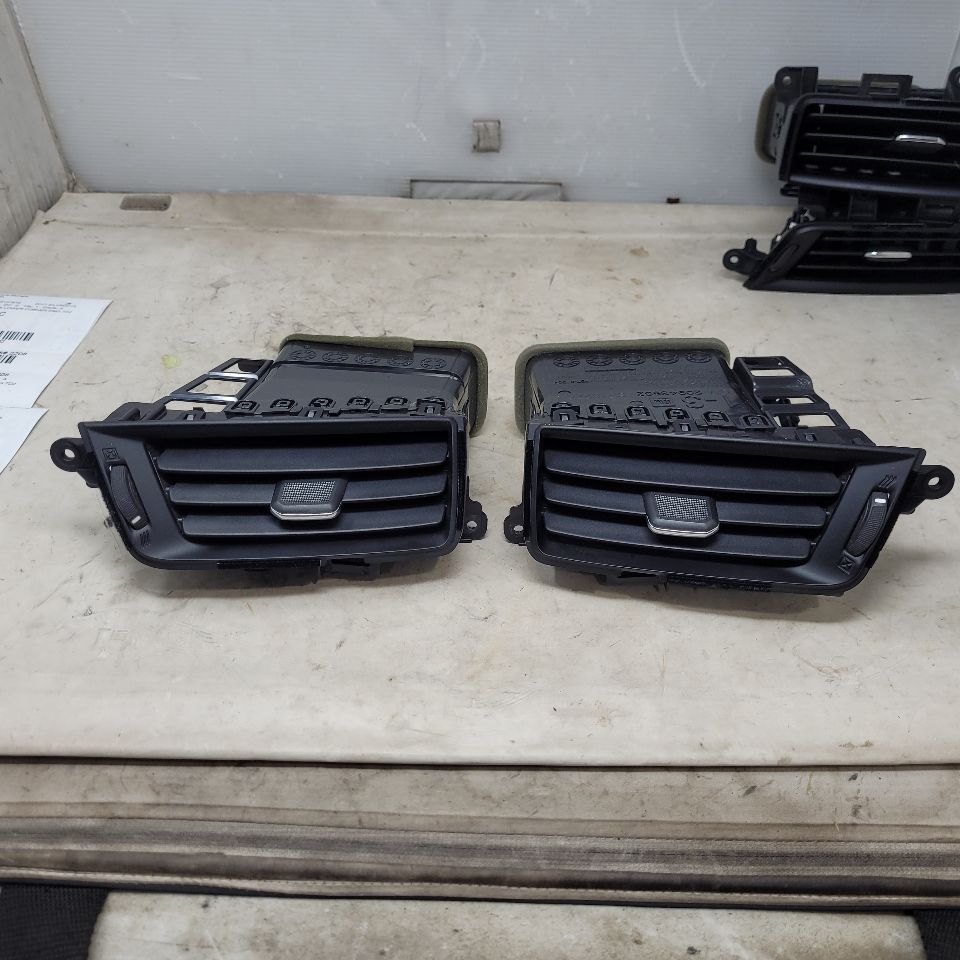 2017 SILVRDO15 SET OF 4 DASH VENTS 27106 - image 10