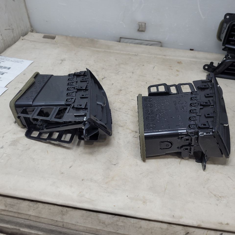 2017 SILVRDO15 SET OF 4 DASH VENTS 27106 - image 11