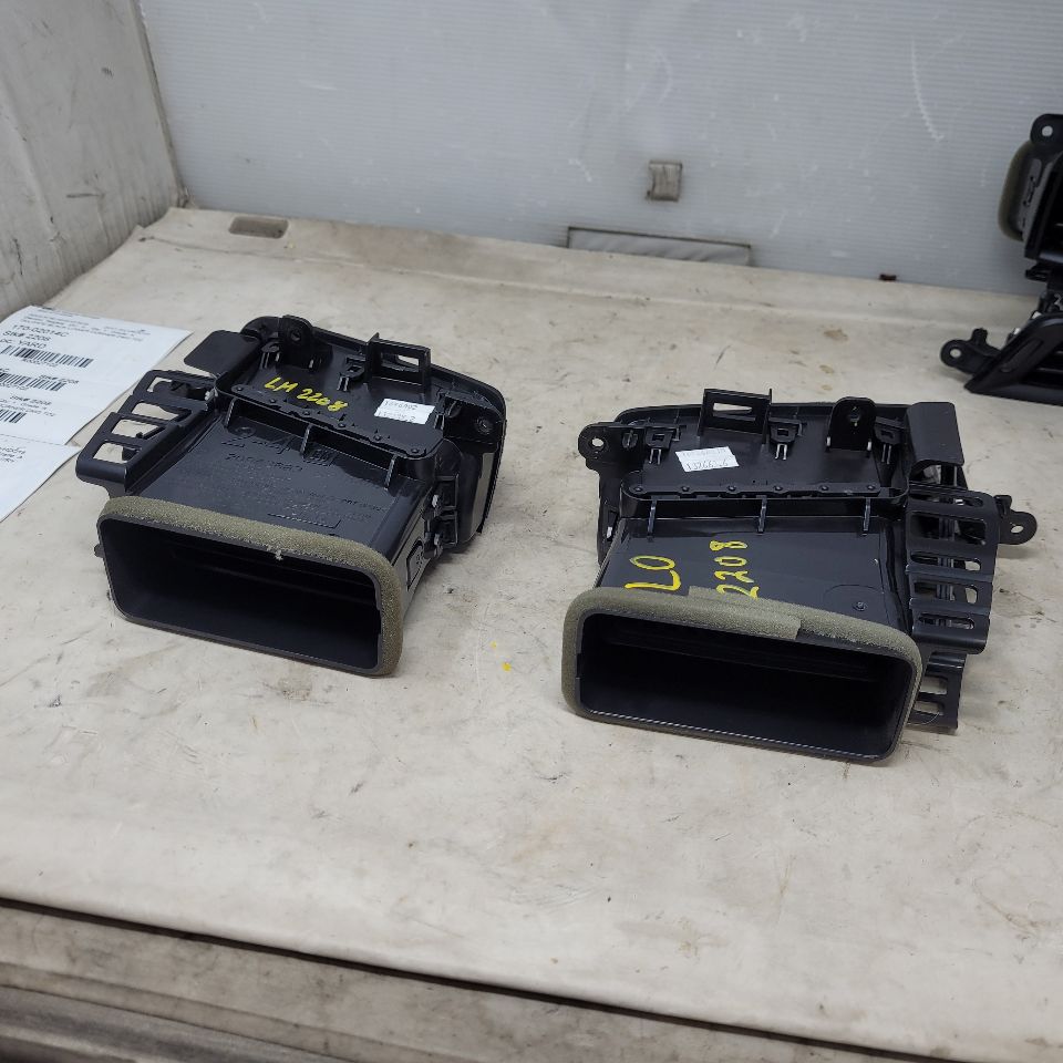 2017 SILVRDO15 SET OF 4 DASH VENTS 27106 - image 16