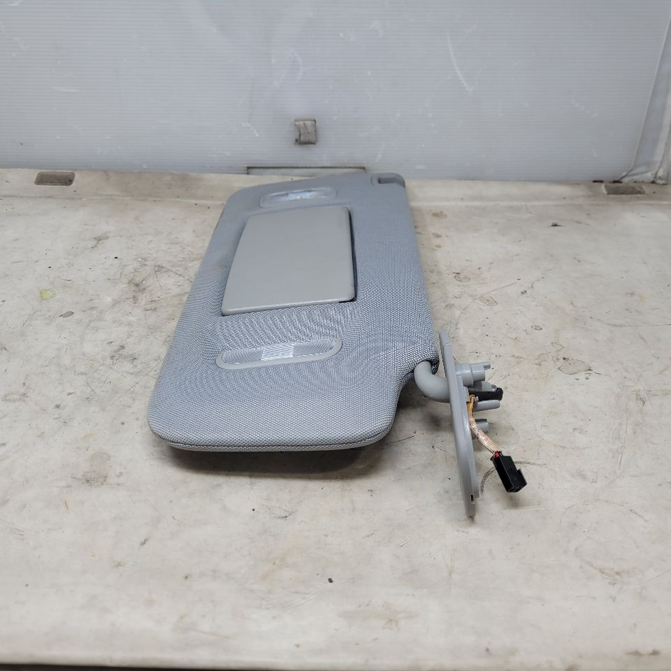 2017 SILVRDO15 RH PASSENGER SUN VISOR GREY LIGHTED 27153 - image 4